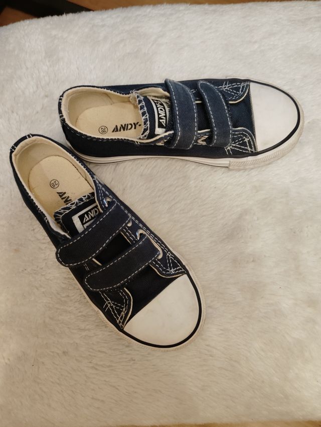 Playeras blancas y azules T28