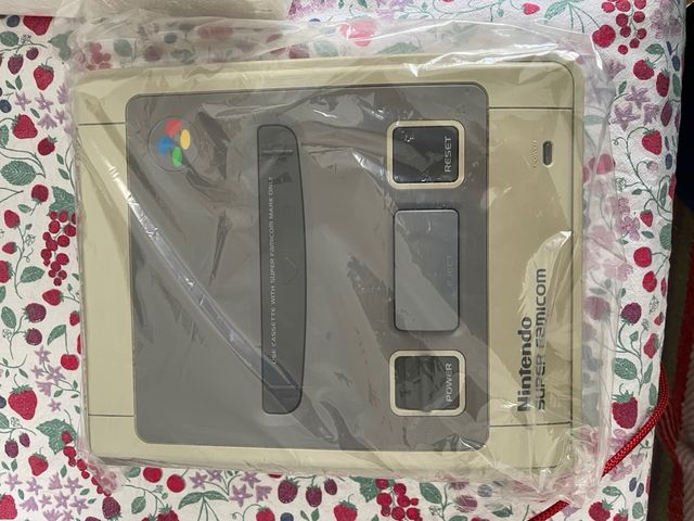 CONSOLA SUPER NINTENDO CON CAJA Y ACCESORIOS