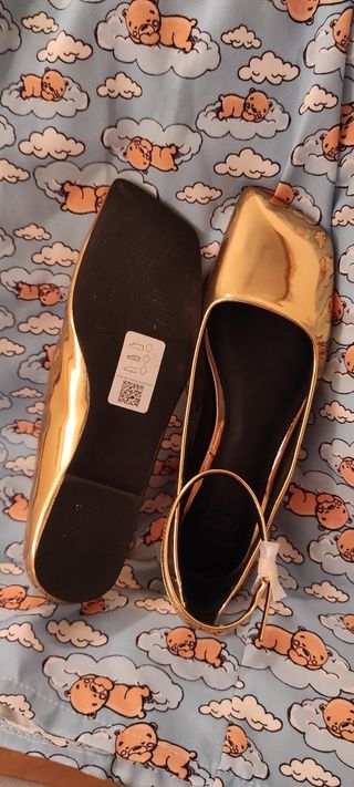 Bailarinas doradas punta asimétrica t.37