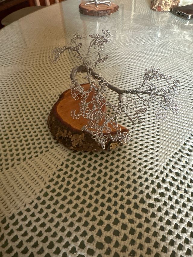 Arbol natural y alambre