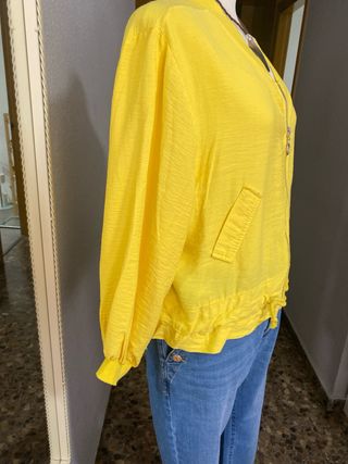 Bomber amarilla sin estrenar