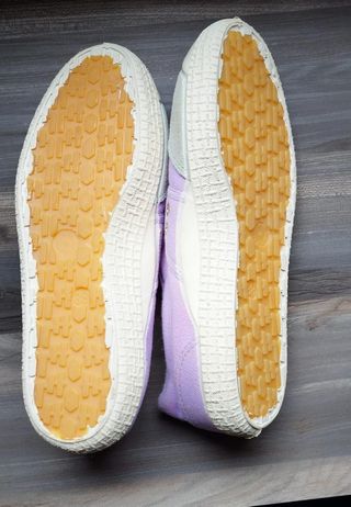 Zapatillas kawasaki núm 38. 