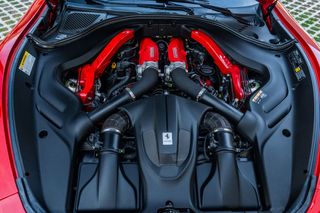 Ferrari Roma Coupé V8