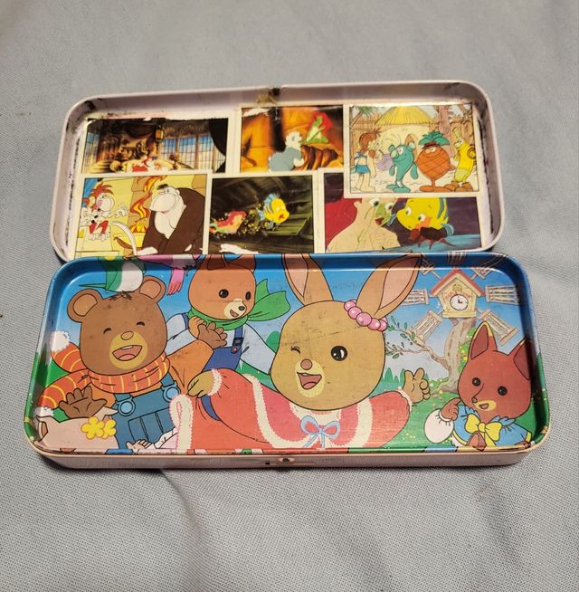 Estuche metalico Conejitos