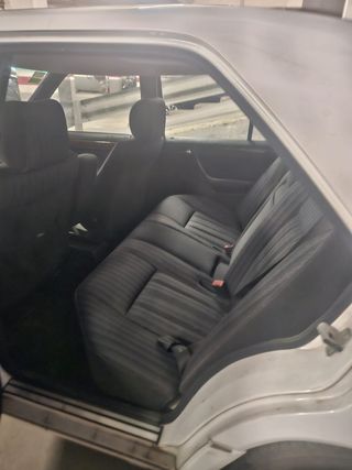 COCHE MERCEDES 230 E