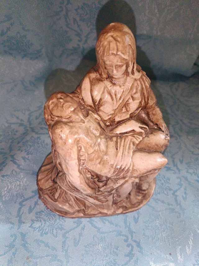 Piedad de Michelangelo Antigua
