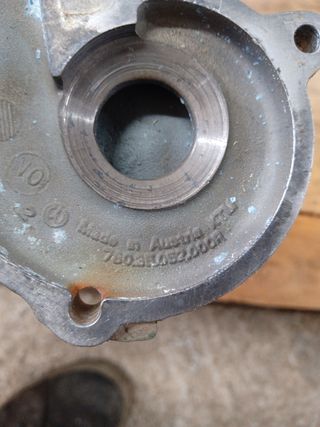 Coperchio pompa acqua ktm exc 450 2011