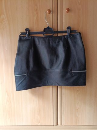 Falda piel TRAFALUC ZARA 