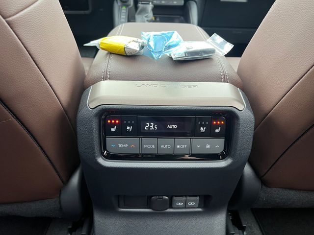 Toyota Land Cruiser 250 VXL 2025