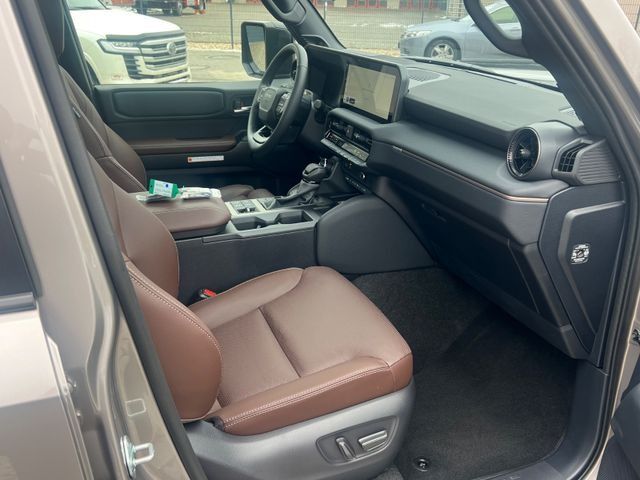 Toyota Land Cruiser 250 VXL 2025