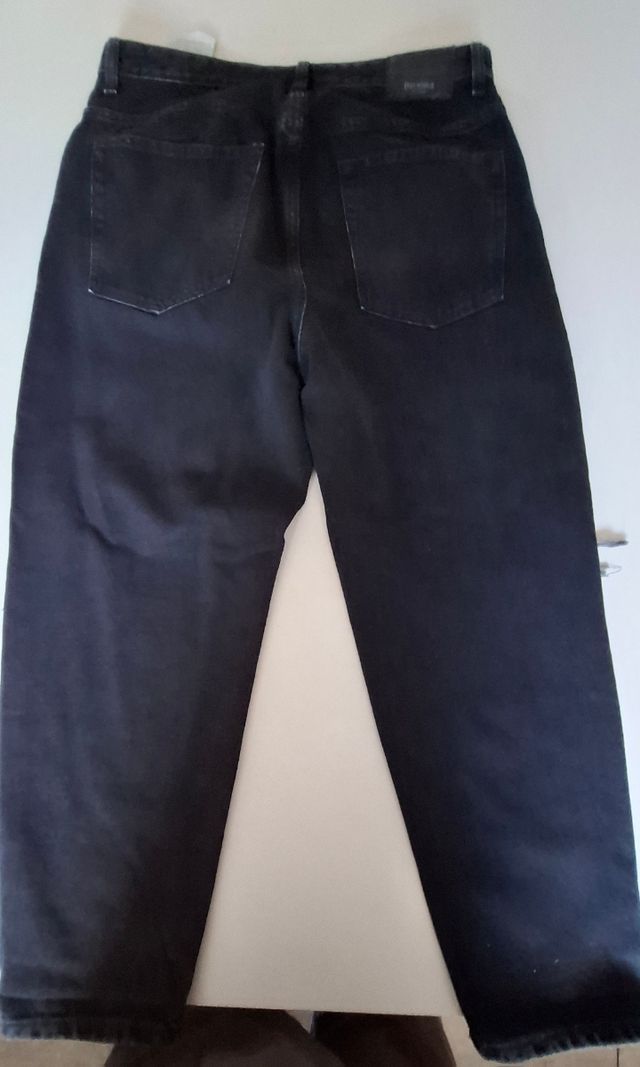 Jeans uomo con strappi