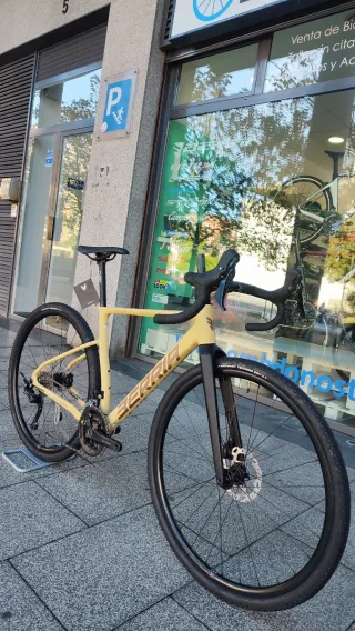 BERRIA ALLROAD ADV GRX 400 2026