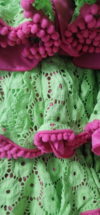 Traje de flamenca verde y malva 
