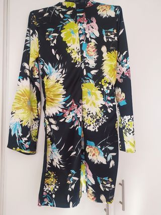 Vestido de zara en plena tendencia a estrenar.