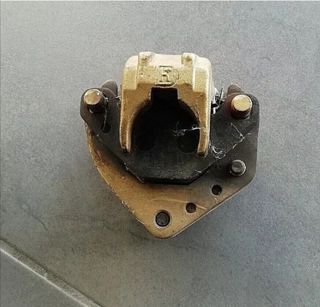 Pinza freno anteriore Peugeot trekker 50