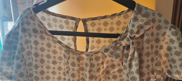 Blusa estampada lazo