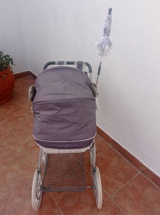Carrito de muñecas 