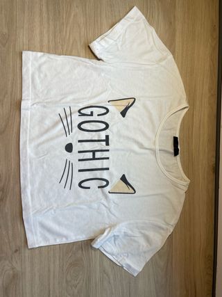Camiseta blanca con diseño de gato