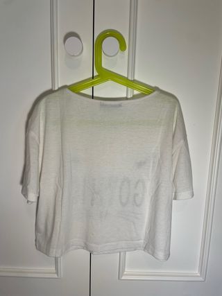 Camiseta blanca con diseño de gato