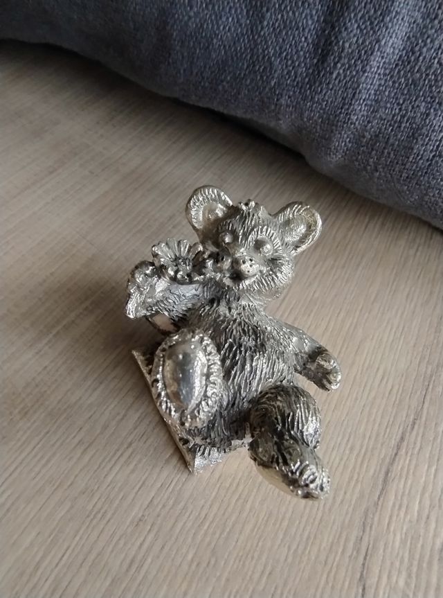 Orsacchiotto con fiore 