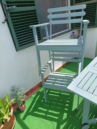 Mesa plegable Ikea  más 8   sillas más tumbona.