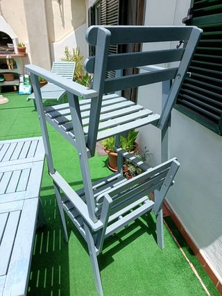 Mesa plegable Ikea  más 8   sillas más tumbona.