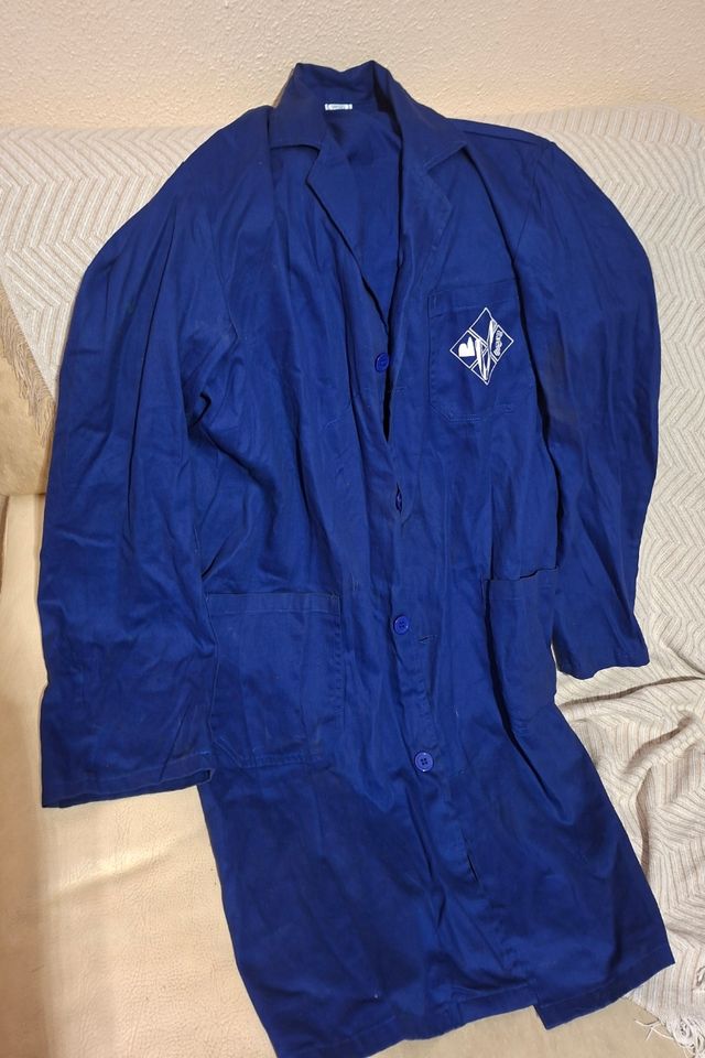 Bata laboral clásica de hombre.