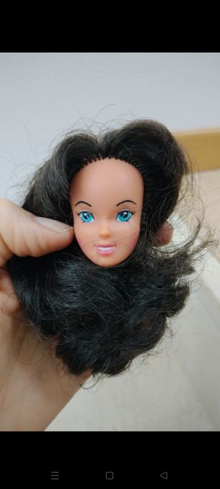 Barbie testa clone