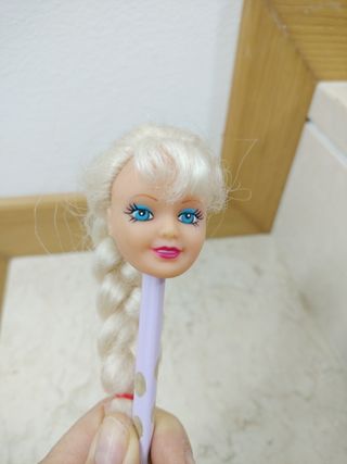 Barbie testa clone