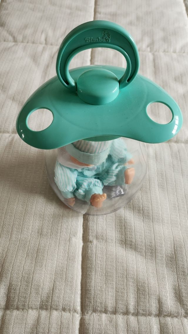 Muñeco bebe chupete