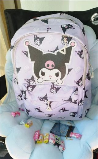 Mochila Kuromi 43cm, llavero bolígrafo 