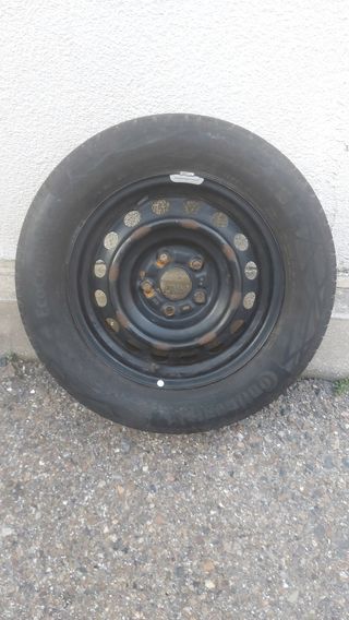 se vende rueda del toyota auris