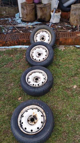 Ruedas 3 tornillos