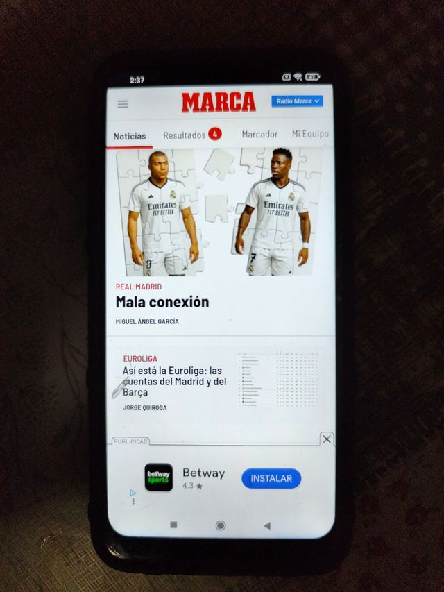 Pocophone f1 64 gb 6 GB ram