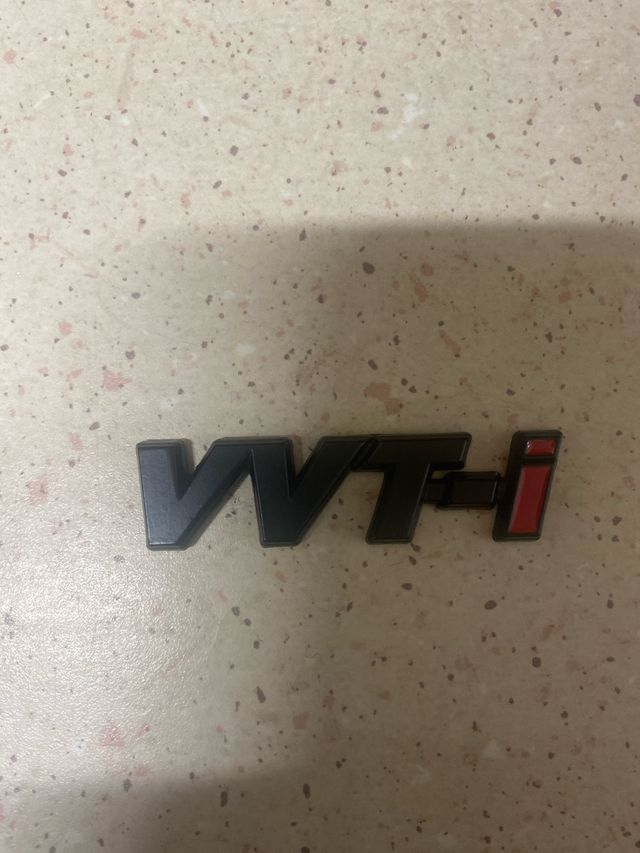 Emblema VVTI Toyota Nuevo a estrenar