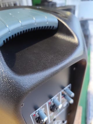 Altavox turbo autoamplificado