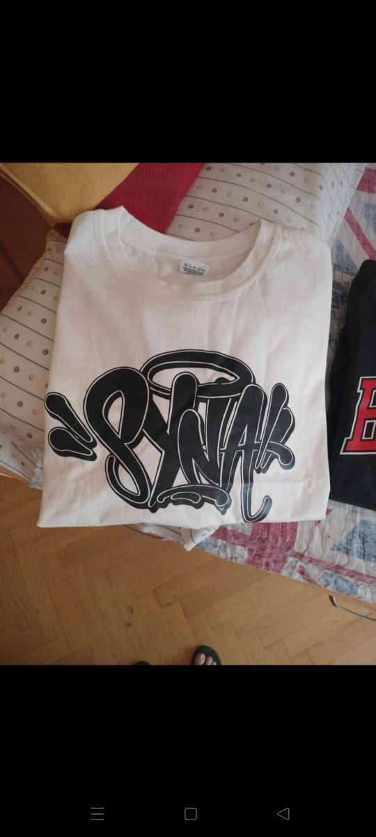 Camiseta synak world