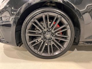 Audi A4 A4 Avant Black-Line 40 TDI 140kw Quattro 