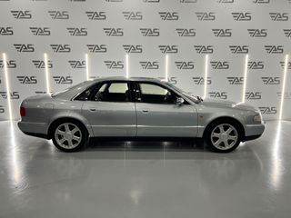 Audi A8 4.2 QUATTRO TIPTRONIC V8 340cv – SÓLO 49.000km