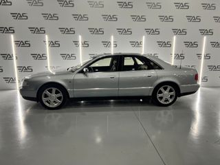 Audi A8 4.2 QUATTRO TIPTRONIC V8 340cv – SÓLO 49.000km