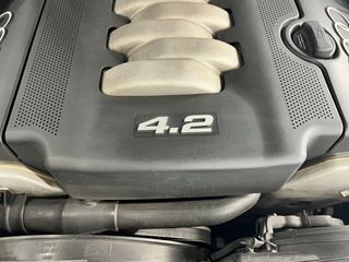 Audi A8 4.2 QUATTRO TIPTRONIC V8 340cv – SÓLO 49.000km