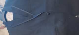 Vendo traje con muy poco uso 1 vez puesto