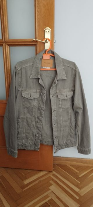 Cazadora vaquera gris talla M (Pull&Bear)