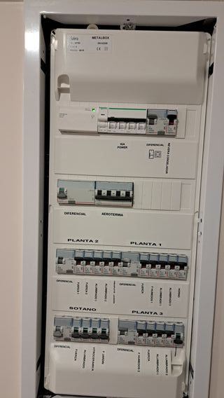 ELECTRICISTA FONTANERO PROYECTISTA 