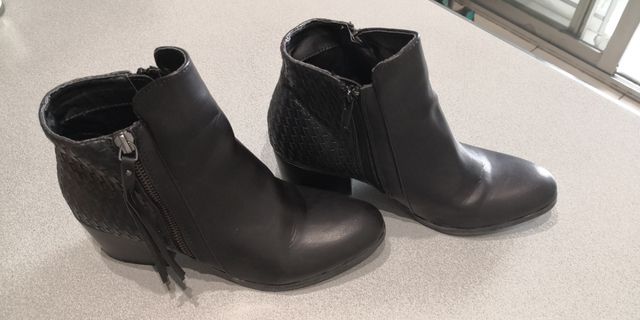 Botines negros . Amichi. Talla 38. Buen estado.