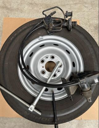 Soporte y rueda repuesto Fiat autocaravana