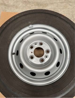 Soporte y rueda repuesto Fiat autocaravana