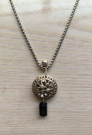 Collar de acero con colgante de Turmalin