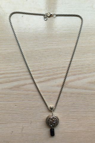 Collar de acero con colgante de Turmalin