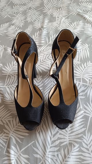 Tacones talla 39 fiesta de color negro